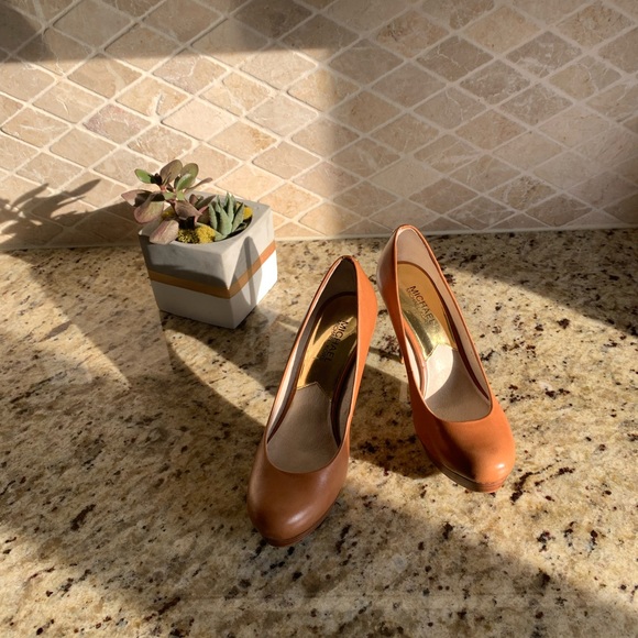 Women’s Michael Kors Shoes - Heels - Picture 6 of 7